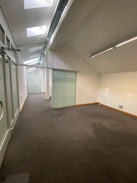 Ufficio mansardato in centro Lugano 1