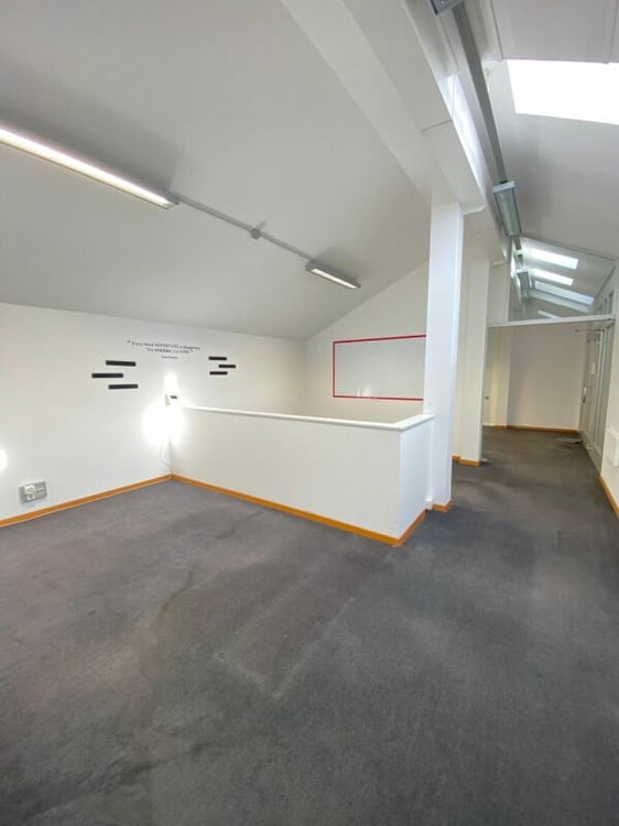 Ufficio mansardato in centro Lugano 2