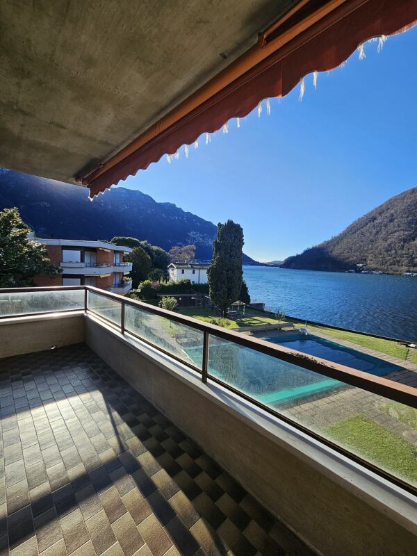2.5 locali fronte lago con balcone