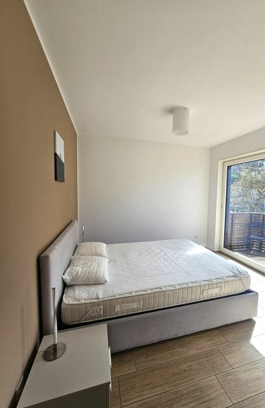 Moderno 2.5 locali ammobiliati con balcone