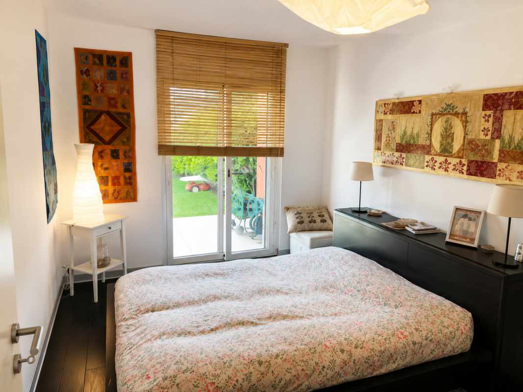 Charming 2.5-Room Apartment with Private Garden
