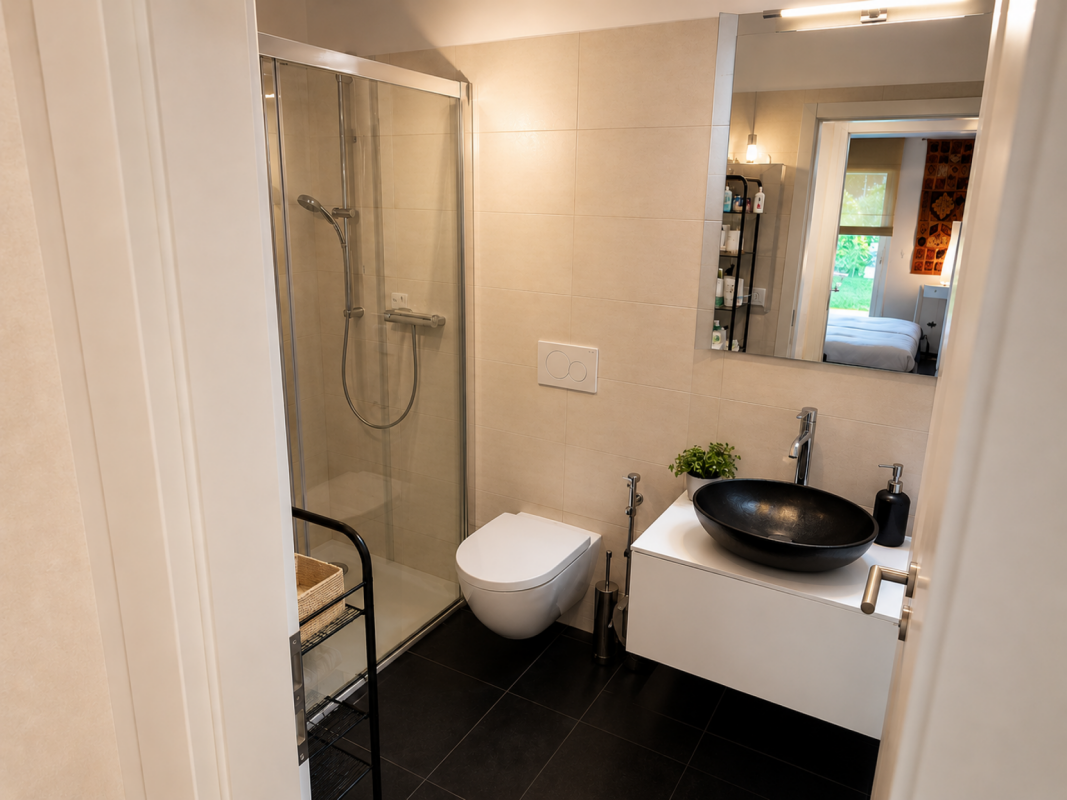Charming 2.5-Room Apartment with Private Garden