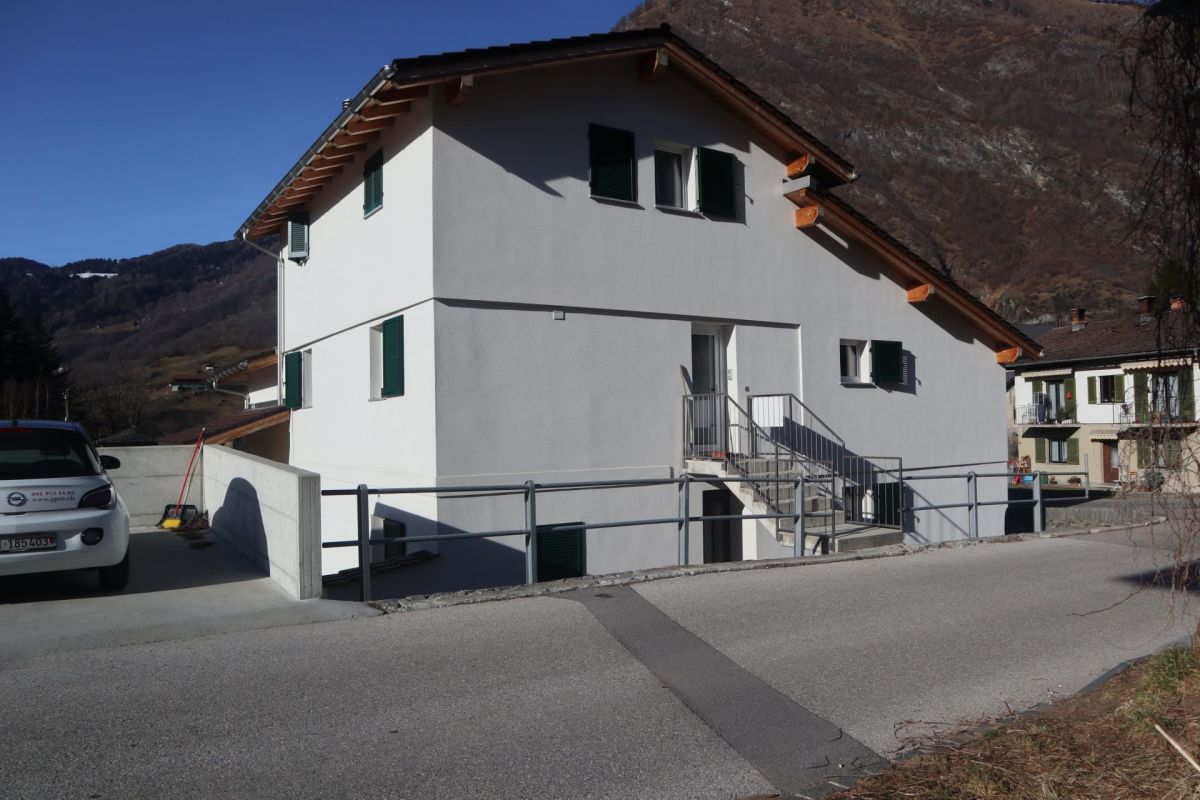 Interessante e nuova palazzina a reddito immersa nel verde, Olivone