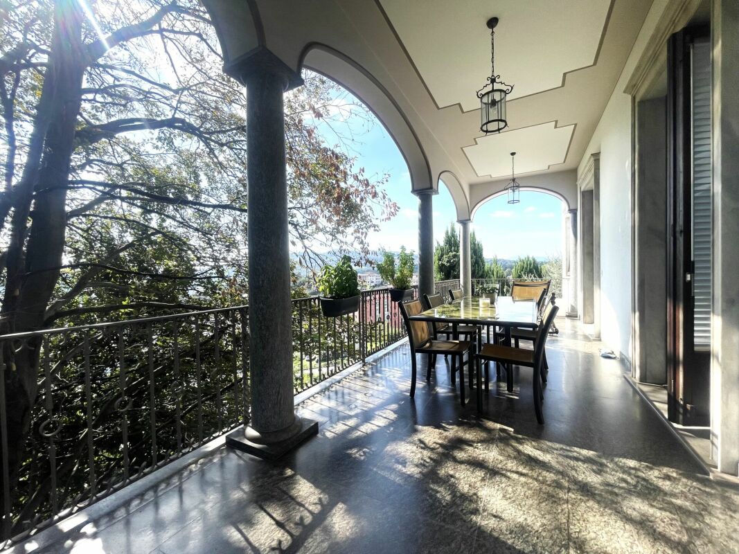 Stupenda Villa d'epoca ristrutturata con terreno edificabile