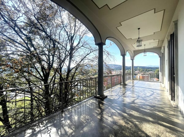 Stupenda Villa d'epoca ristrutturata con terreno edificabile 16