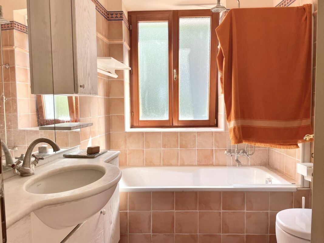 Elegante 3.5 locali con vista lago