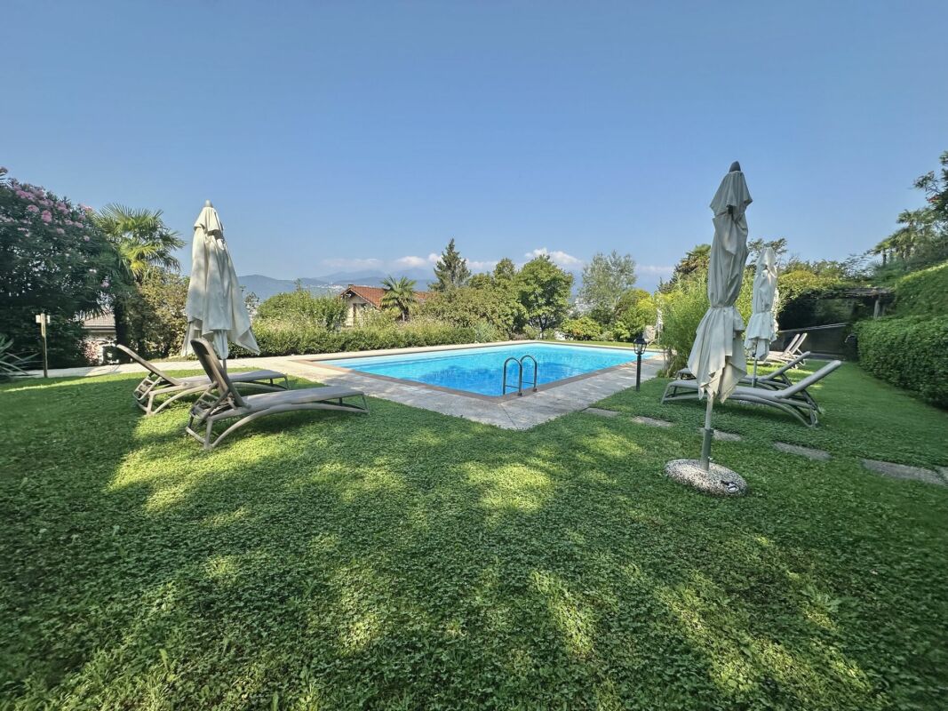 Lovely 3.5-room apartment with lake view