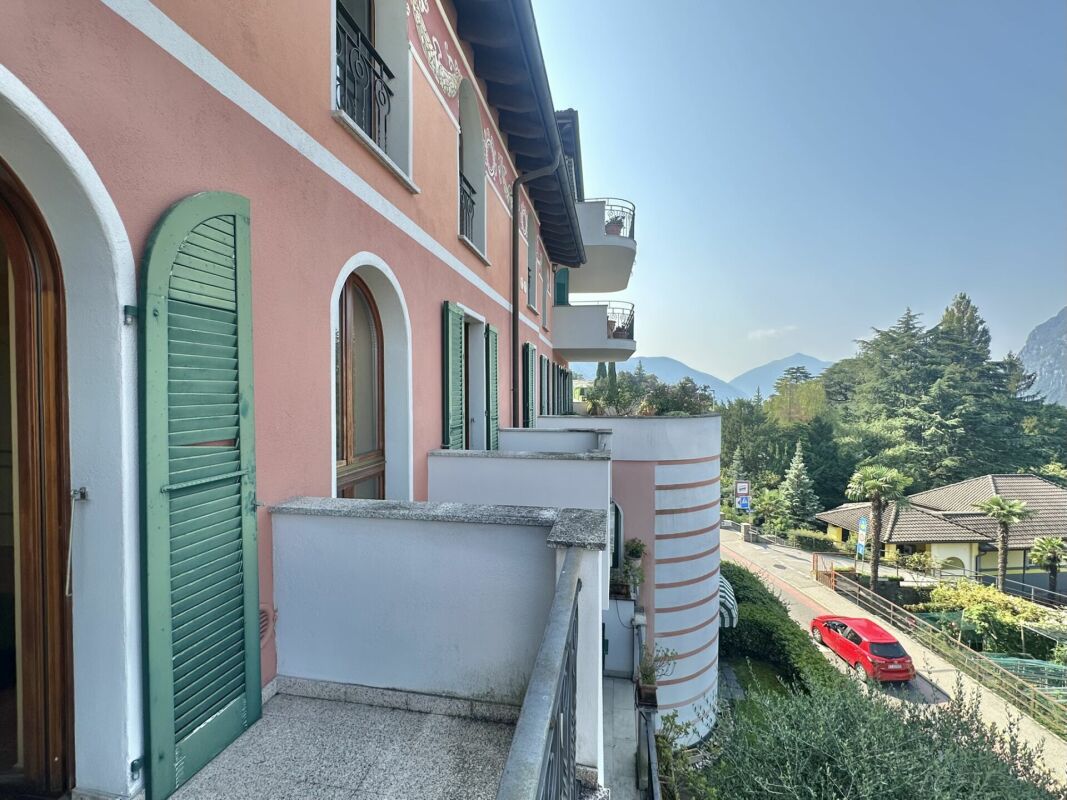 Lovely 3.5-room apartment with lake view