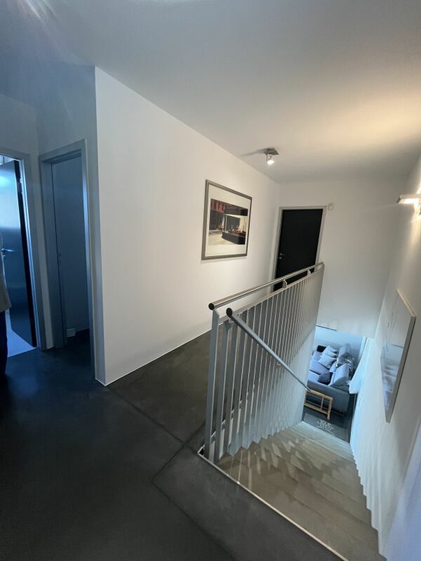 Moderna e spaziosa casa indipendente