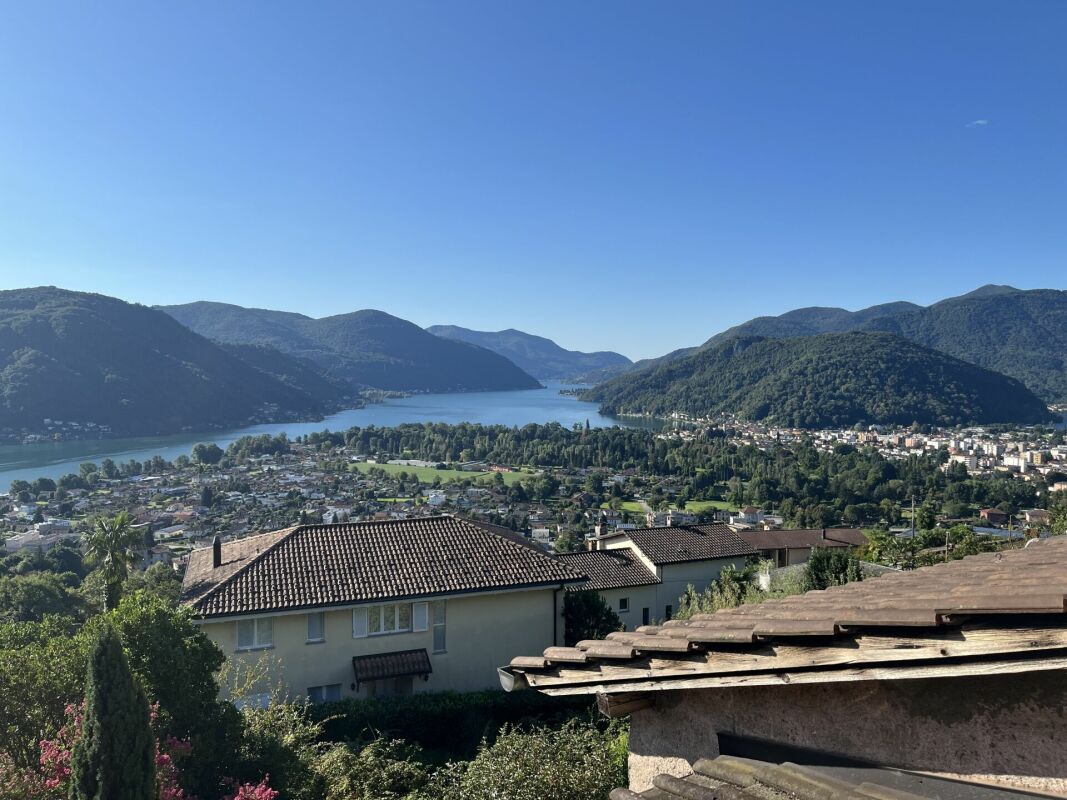 Graziosa casetta con vista lago stupenda
