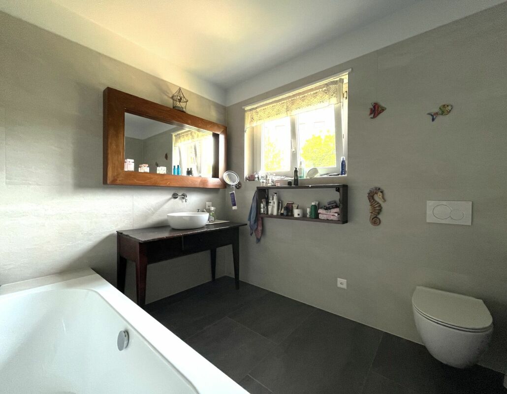 Villa con piscina e vista imprendibile