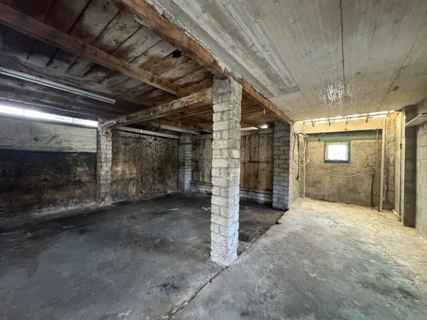 Magazzino con 2 garage in vendita 5