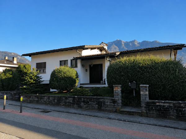 Graziosa casa unifamiliare ristrutturata con giardino privato 10
