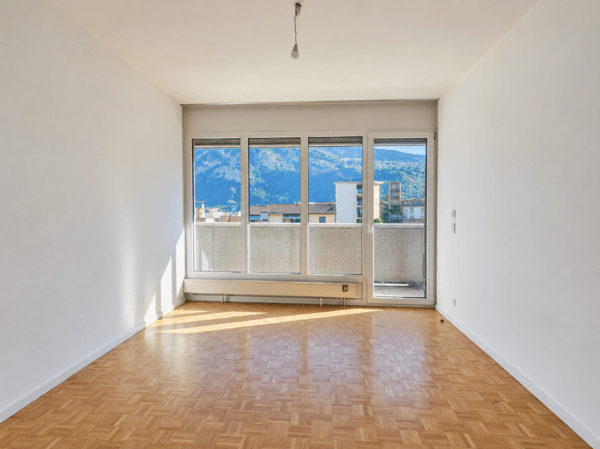 2.5 locali in zona strategica 7