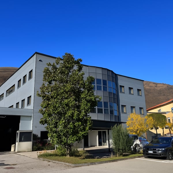 Stabile multifunzionale flessibile e modulabile 1