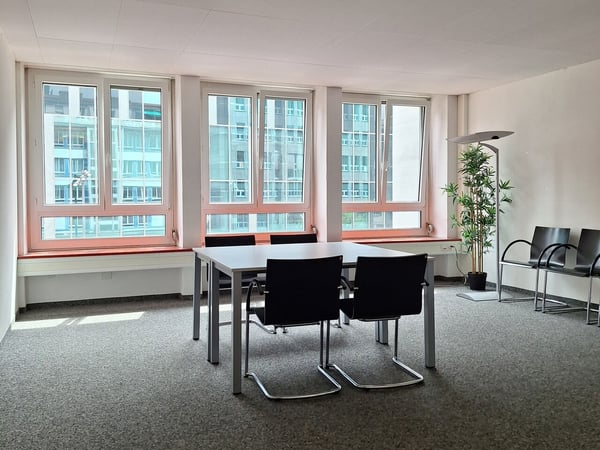 Nähe Bahnhof: Büro-/Gewerberäume mit 21 bis 232 Quadratmeter 10