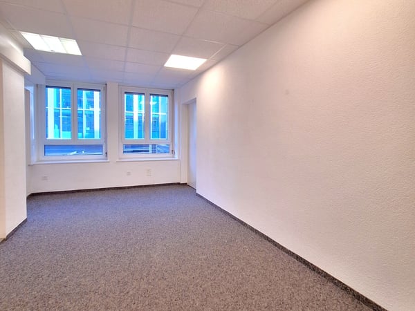 Nähe Bahnhof: Büro-/Gewerberäume mit 21 bis 232 Quadratmeter 12
