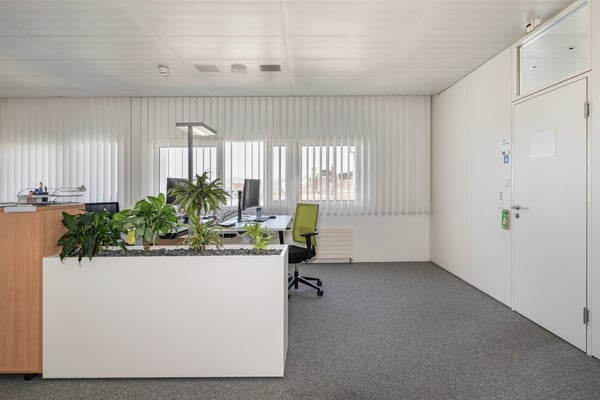 Büroflächen- im White Plaza beim Bahnhof SBB, tolle Aussicht 8
