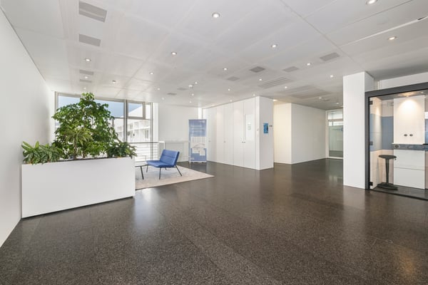 Büroflächen- im White Plaza beim Bahnhof SBB, tolle Aussicht 2
