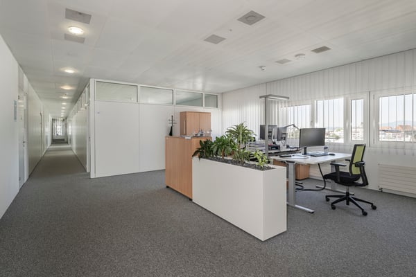 Büroflächen- im White Plaza beim Bahnhof SBB, tolle Aussicht 6