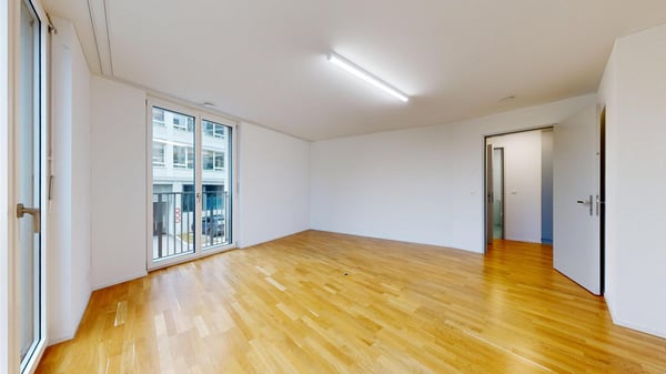 Zentral gelegene, ausgebaute Bürofläche zu vermieten im beliebten Glasi-Areal Bülach 4