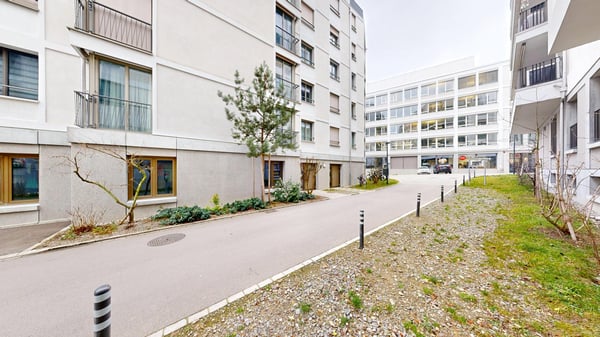 Zentral gelegene, ausgebaute Bürofläche zu vermieten im beliebten Glasi-Areal Bülach 2