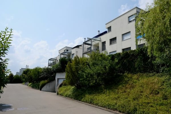 Sonnige 3.5-Zimmer-Wohnung mit herrlicher Weitsicht auf der Forch, Küsnacht 3