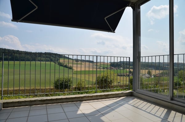 Sonnige 3.5-Zimmer-Wohnung mit herrlicher Weitsicht auf der Forch, Küsnacht 1