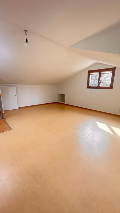 Stilvolle 4.5-Zimmerwohnung mit Galerie an ruhiger Lage 8