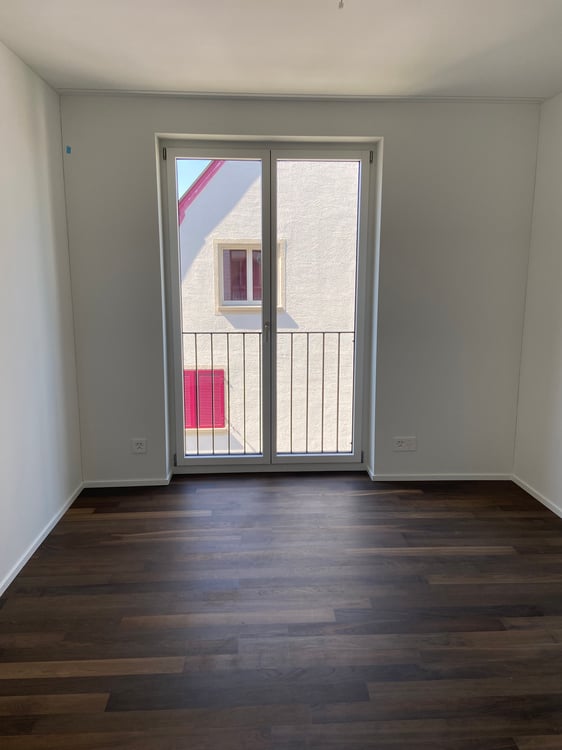 Hochwertige, moderne 3.5 Zimmerwohnung mit Balkon an zentraler Lage 5