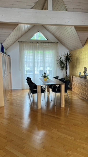Grosszügige 4-.5 Zimmer-Dachwohnung zur Miete in Stäfa 4