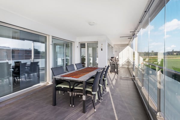 Grosszügige 5½-Zimmer-Wohnung mit 33 m² Eckbalkon und Weitblick ins Grüne