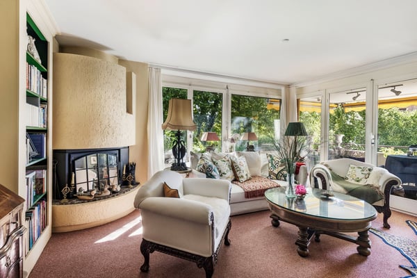Gartenwohnung in Zollikon — 3½ Zimmer mit Terrasse und eigenem Sitzplatz im Grünen