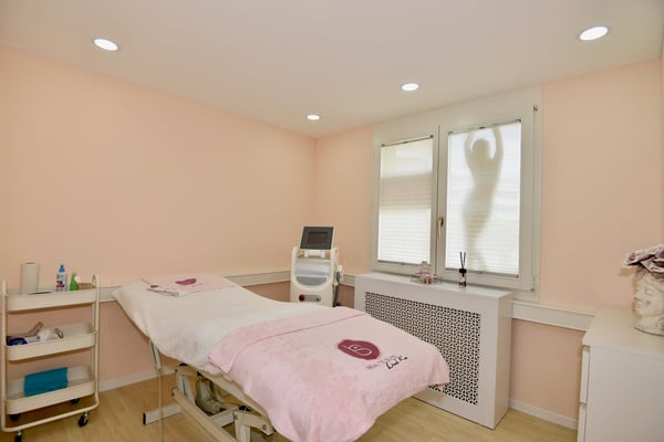 Nachmieter für voll eingerichtete Büro-/ Praxisräumlichkeit gesucht 8