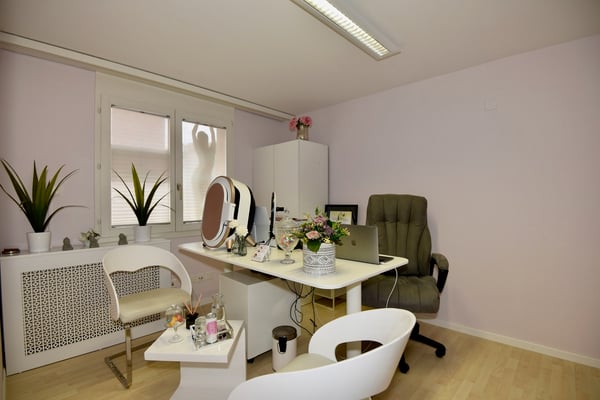 Nachmieter für voll eingerichtete Büro-/ Praxisräumlichkeit gesucht 6