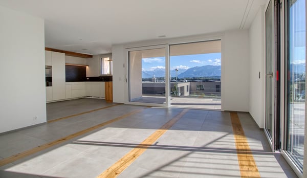 Helle und grosse 2.5-Zi-Terrassenwhg mit herrlicher Fernsicht, Wohnkomfort und schönen Materialien 4