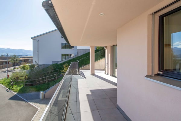 Helle und grosse 2.5-Zi-Terrassenwhg mit herrlicher Fernsicht, Wohnkomfort und schönen Materialien 14