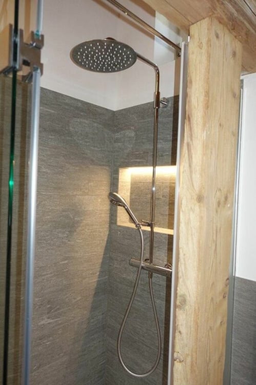 4.5-Zimmer-Ferienwohnung Nr. 2 in einem historischen Zweifamilienhaus in Luven 11