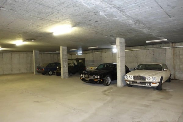 Diverse Autoeinstellplätze in Valata 6