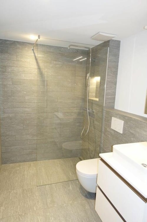 4.5-Zimmer-Ferienwohnung Nr. 1 in einem historischen Zweifamilienhaus in Luven 11