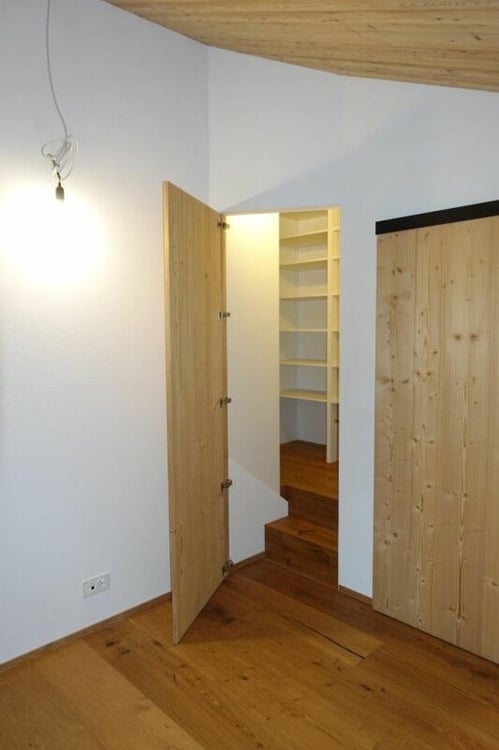 4.5-Zimmer-Ferienwohnung Nr. 1 in einem historischen Zweifamilienhaus in Luven 6