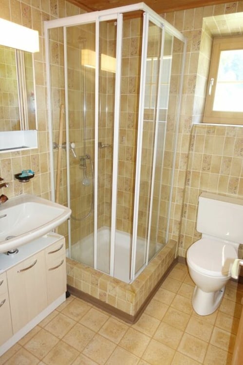 Zweifamilienhaus mit 2½-Zimmer-Wohnung und 3½-Zimmer-Wohnung 6