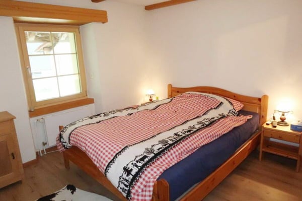 Zweifamilienhaus mit 2½-Zimmer-Wohnung und 3½-Zimmer-Wohnung 10