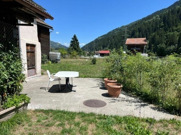 Zweifamilienhaus mit 2½-Zimmer-Wohnung und 3½-Zimmer-Wohnung 12