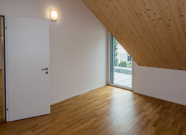 Moderne und lichtdurchflutete Dachwohnung 4
