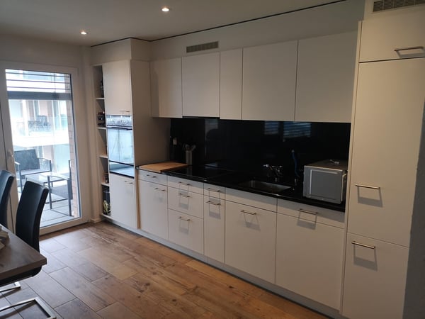 Helle 3.5-Zimmer-Wohnung mit Balkon und Bergblick in Glarus Nord 2