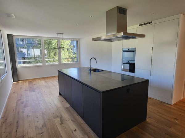 Moderne 3,5-Zimmerwohnung mit grosszügigem Balkon 1