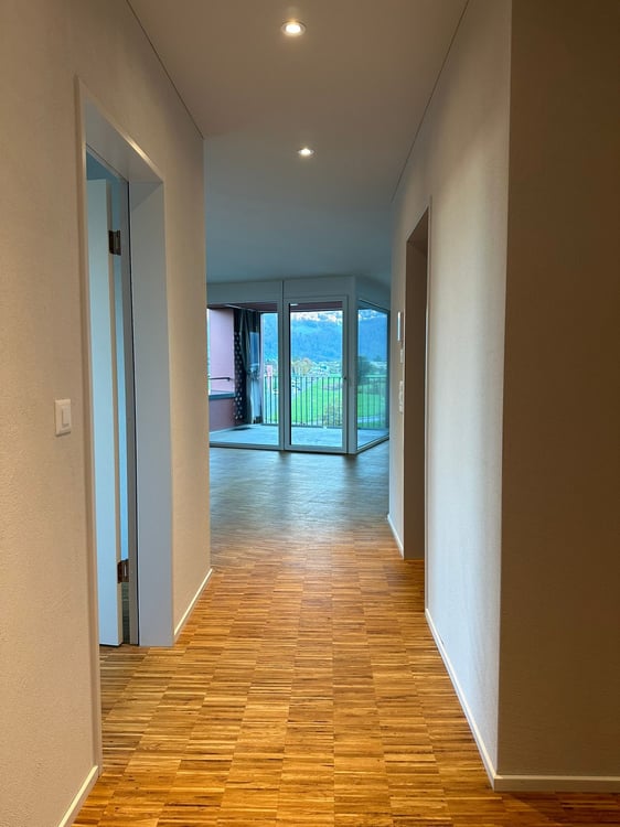 Helle 3.5-Zimmer-Wohnung mit Bergblick in Glarus Nord 4