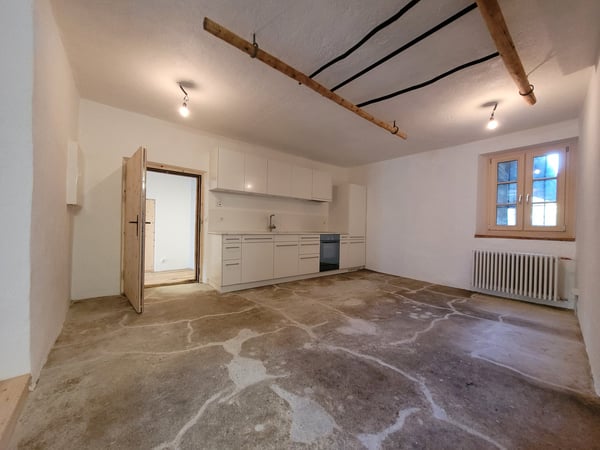 Renovierte 3.5-Zimmer-Wohnung in Sta. Maria 2