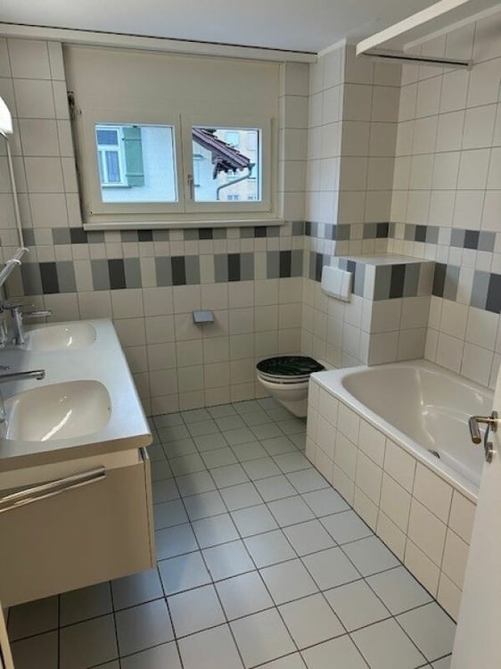 Moderne und grosszügige Wohnung im 2. OG 9